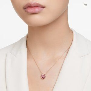 NEW IN BOX Swarovski Bella V Pendant Necklace Pink & Rose Gold
